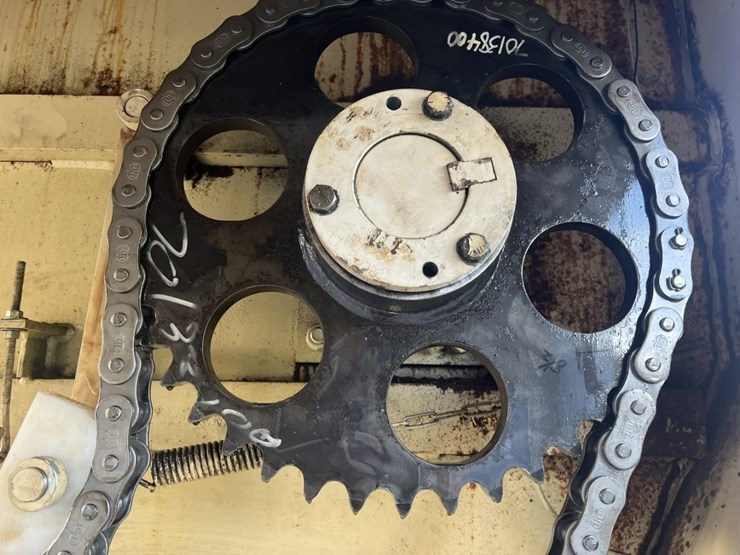 2011-international-7600-image-84