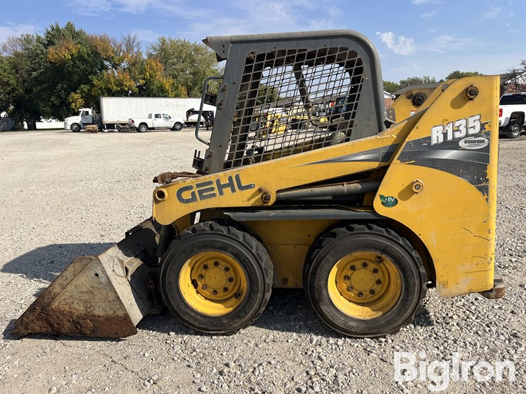 2014-gehl-r135-image-8