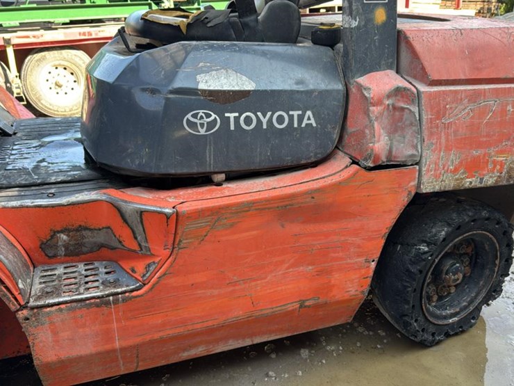 2002-toyota-7fgu35-image-27