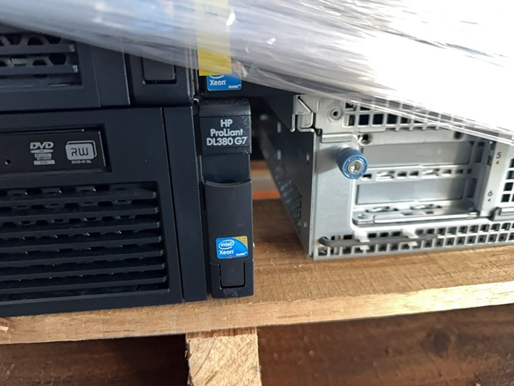 lot#--pallet-of-servers-and-parts-image-3