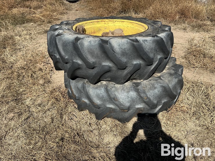 john-deere-8235r-image-8