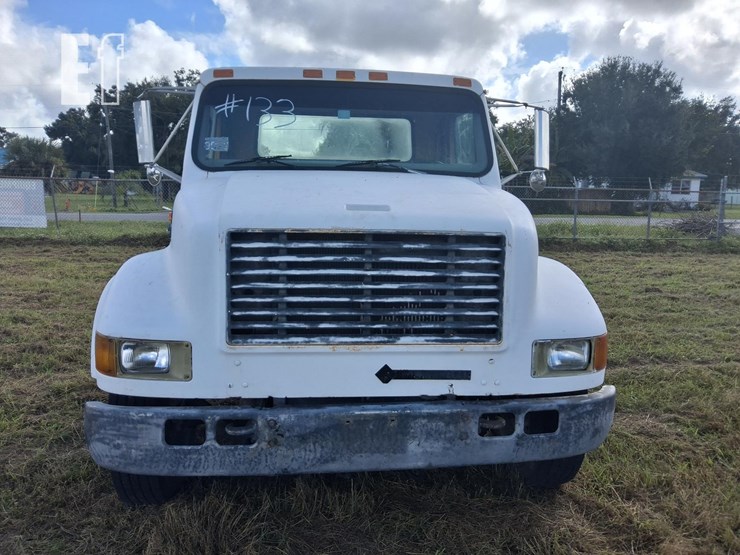 1999-international-4700-image-1