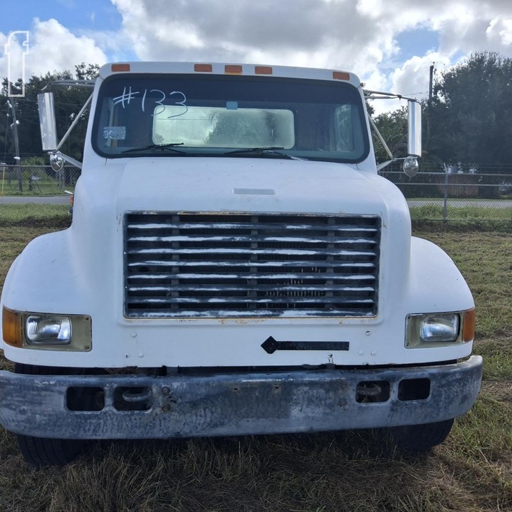 1999 INTERNATIONAL 4700