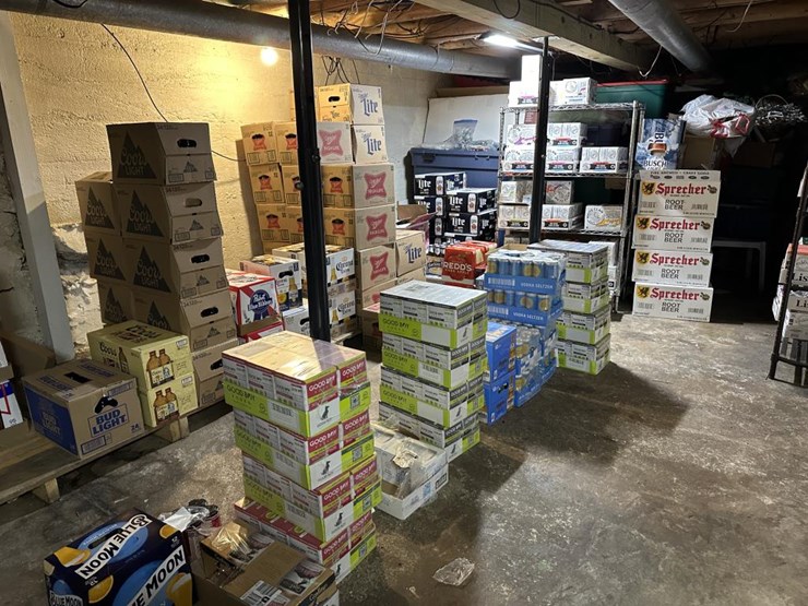 #100-•-waterfront-pub-with-4-bed/2-bath-apartment-image-128