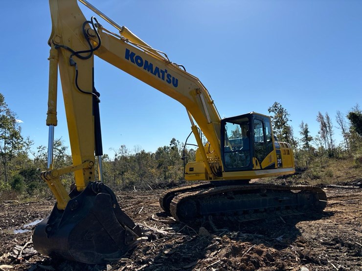 2014-komatsu-pc210-lc-10-image-1