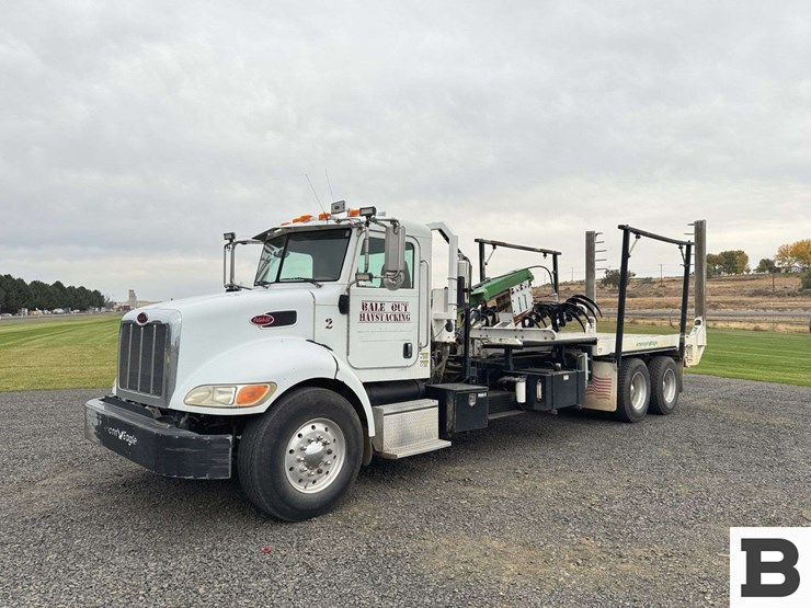 2013-peterbilt-348-image-1