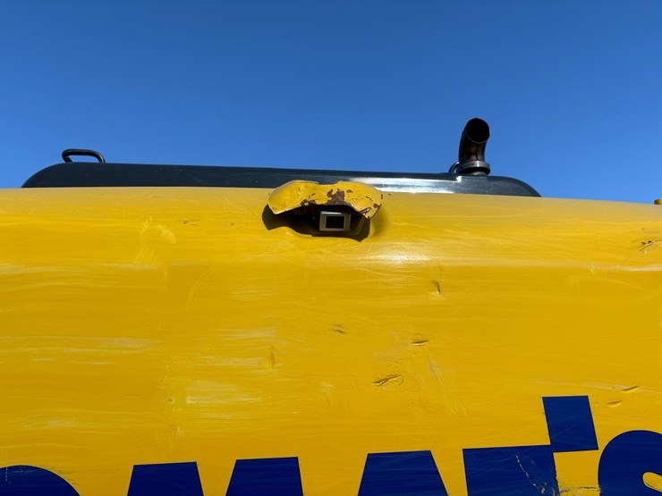 2014-komatsu-pc210-lc-10-image-34