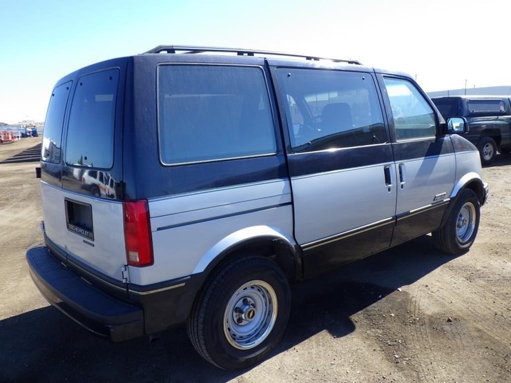 1990-chevrolet-astro-image-3