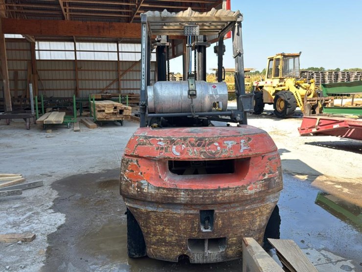 2002-toyota-7fgu35-image-4