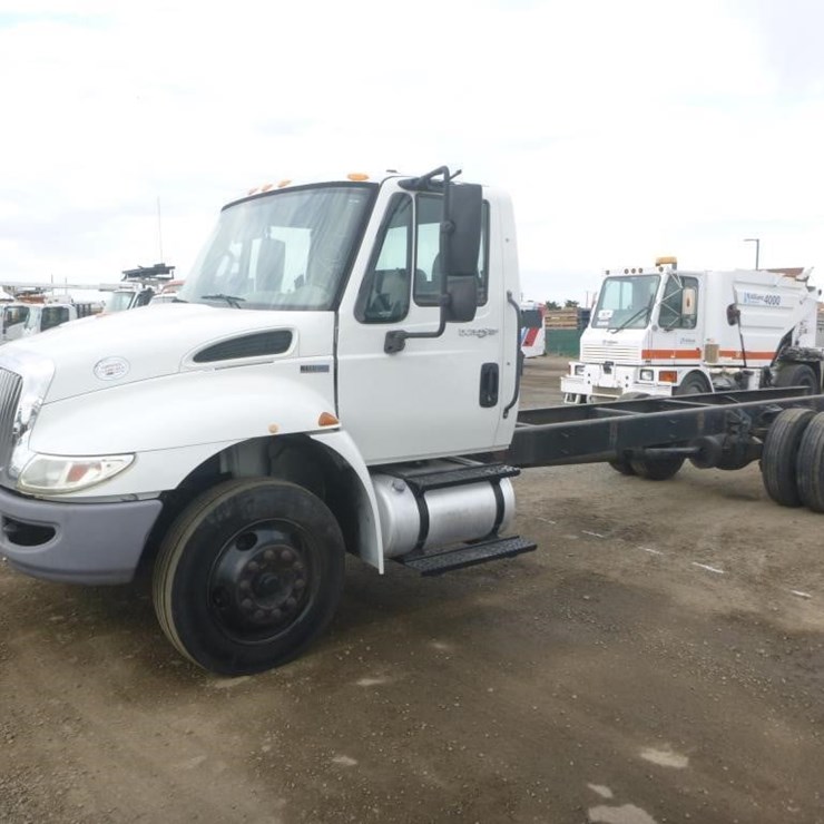 2013 INTERNATIONAL 4300 SBA