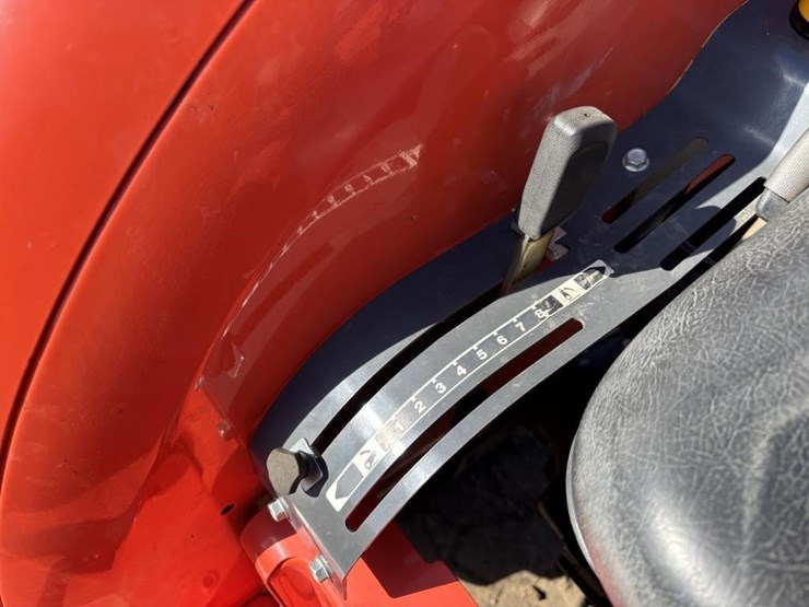 2021-kubota-l4701d-image-26