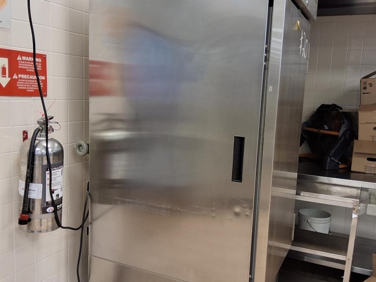 2004-delfield-refrigerator-commercial-image-2