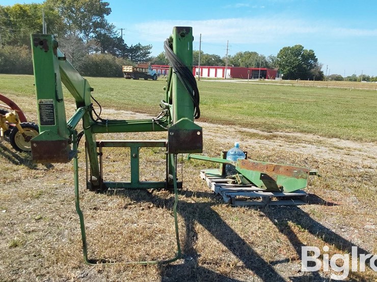 john-deere-148-image-6