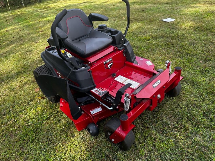 #143-•-2024-ferris-300s-52”-deck-mower-image-3