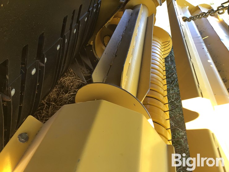 2014-new-holland-340-image-17