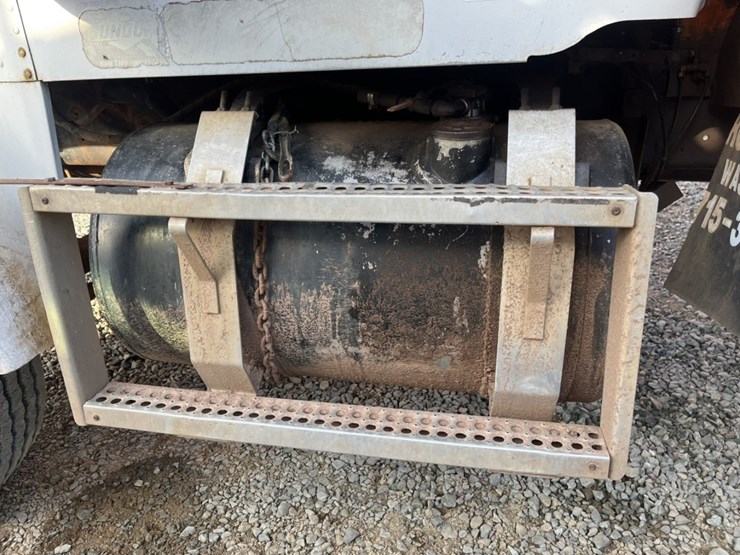 #5001-•-1988-freightliner-mb80-tandem-axle-dump-truck-image-44