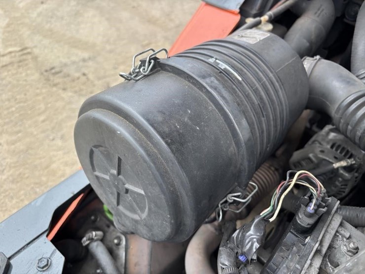 2011-toyota-8fgu30-image-30