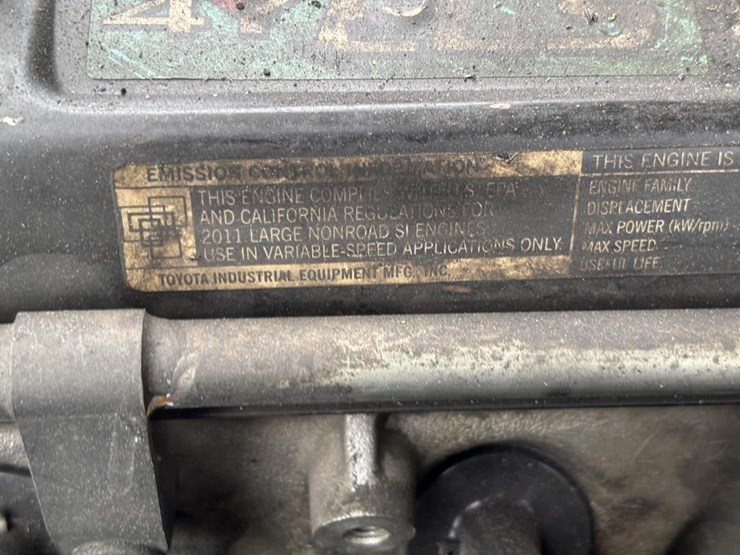 2011-toyota-8fgu30-image-36