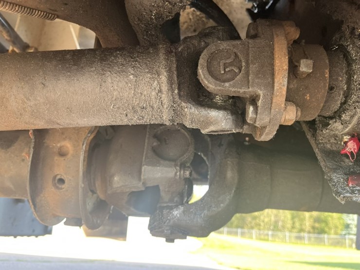 2011-international-7600-image-115