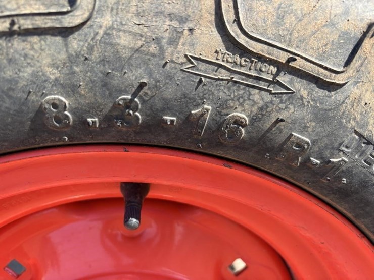 2021-kubota-l4701d-image-15