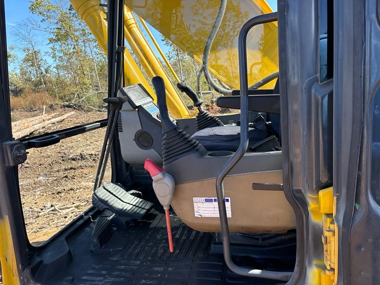 2014-komatsu-pc210-lc-10-image-31