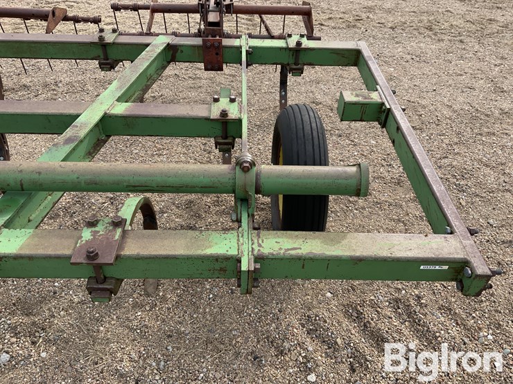 john-deere-100-image-14