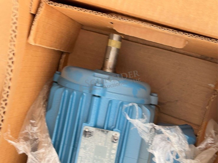 2-unused-1-hp-3-phase-electric-motors-image-4