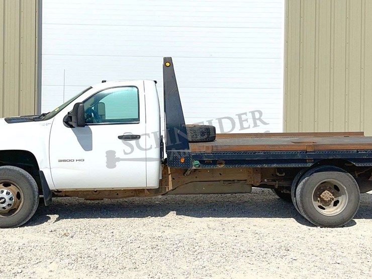 2012-chevrolet-3500-image-4