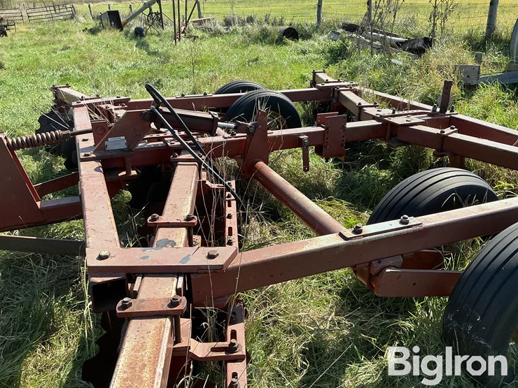 massey-ferguson-620-image-13