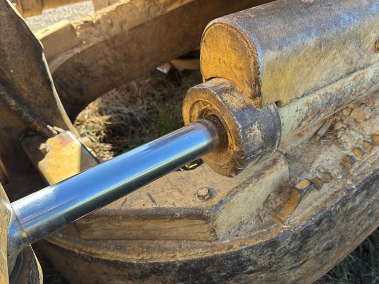 1989-caterpillar-d4h-image-40