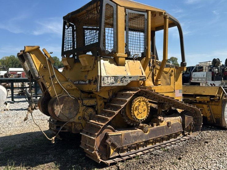 caterpillar-d4h-image-9