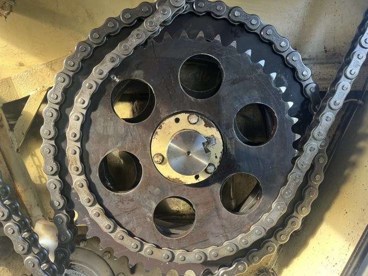 2011-international-7600-image-78