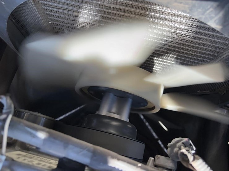 2015-toyota-8fdu30-image-28