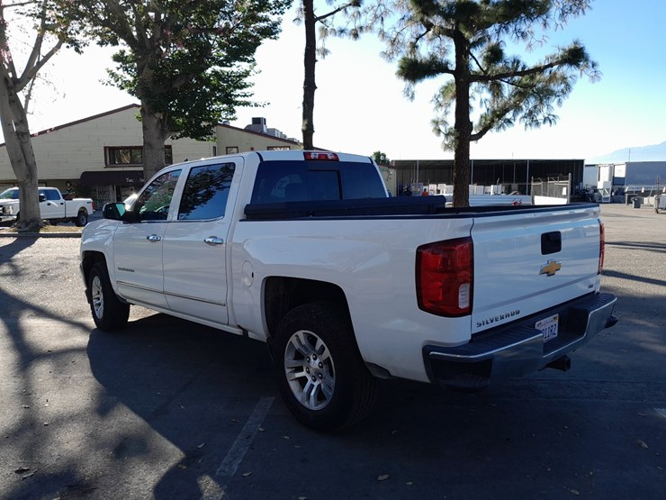 2018-chevrolet-silverado-image-3