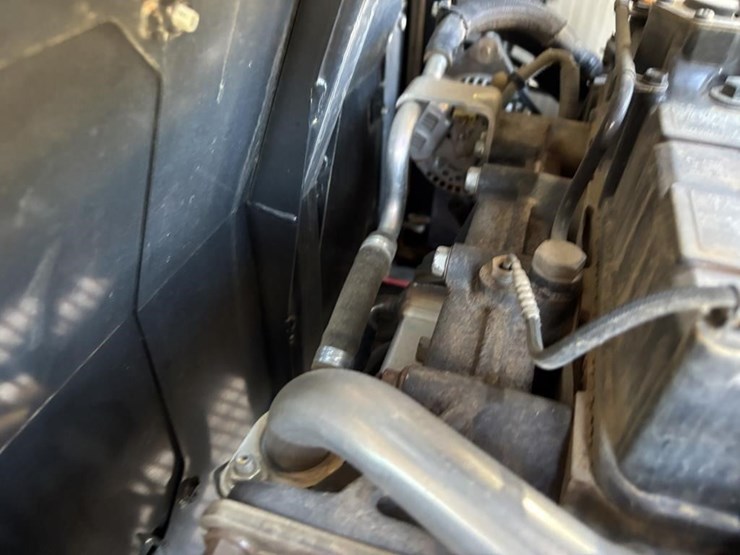 2022-takeuchi-tb240-image-62