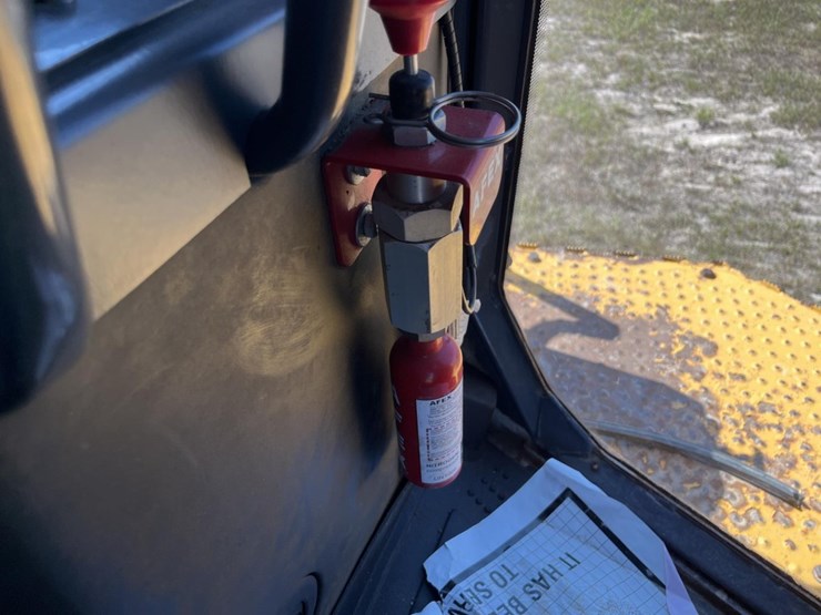 john-deere-1050-image-65