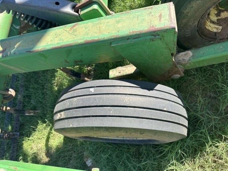 john-deere-680-image-15