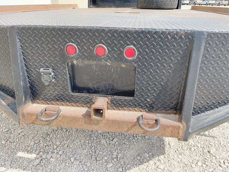 2012-chevrolet-3500-image-26