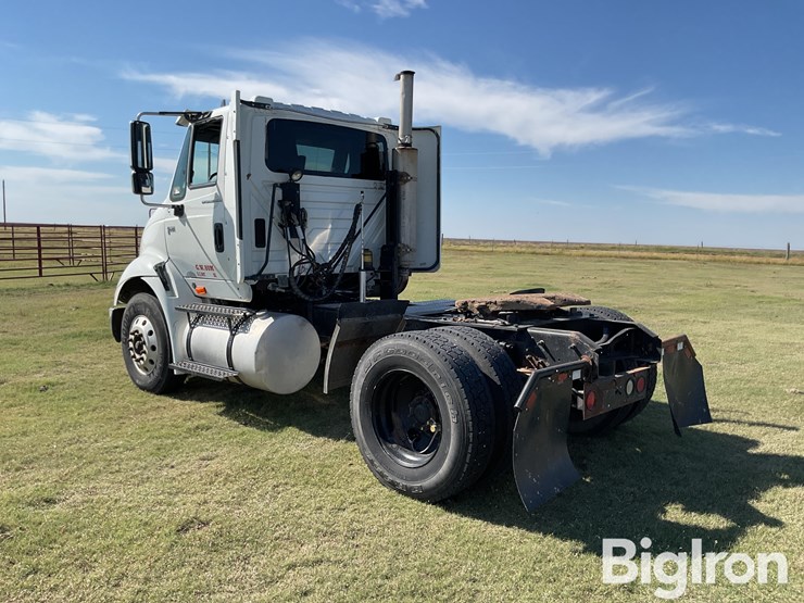 2005-international-8600-image-7