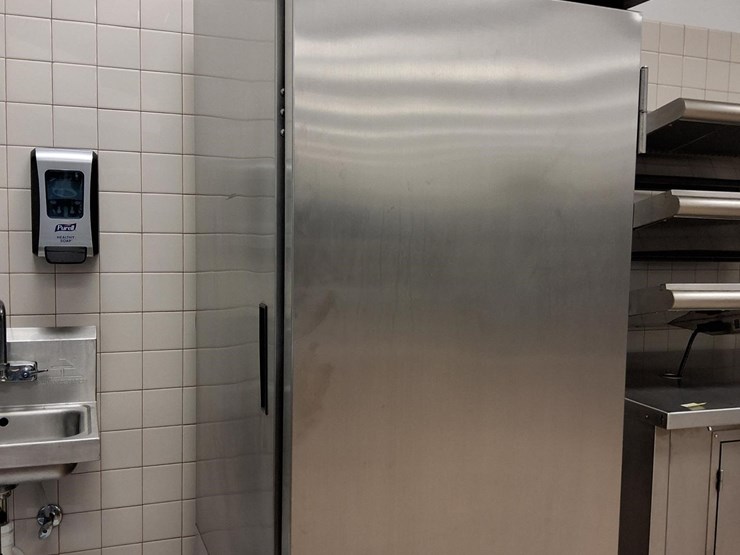 2004-delfield-refrigerator-commercial-image-2