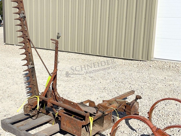 allis-chalmers-model-g-tractor-w/-implements-image-37