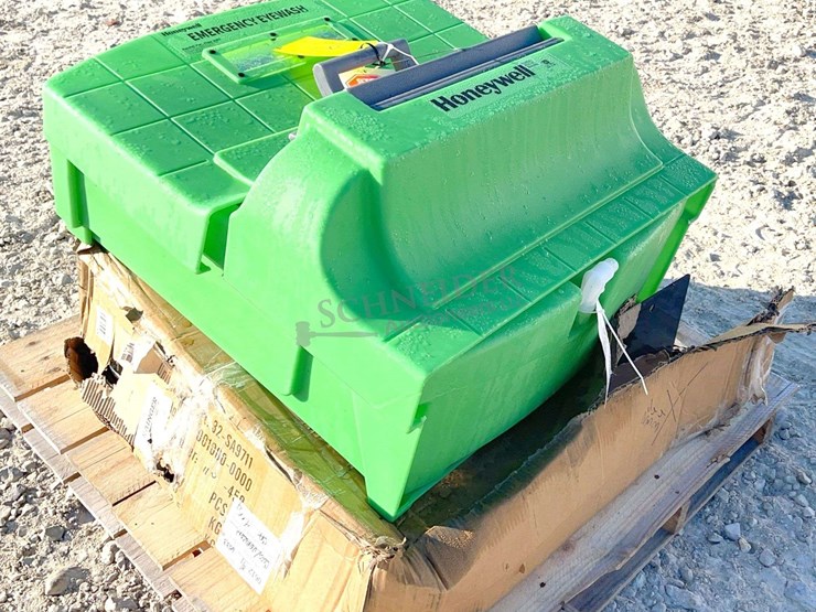 unused-honeywell-eyewash-station-image-1