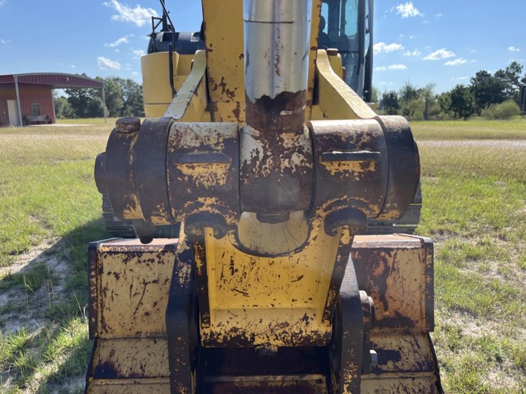 komatsu-pc228us-lc-image-22