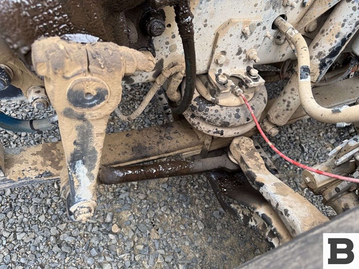 2013-peterbilt-348-image-42