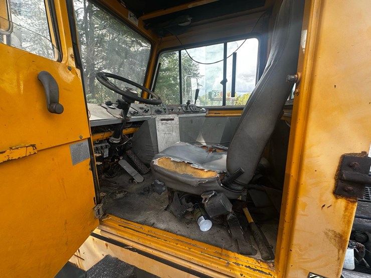 #139-•-ottawa-spotter-truck-image-6