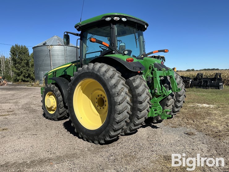 2011-john-deere-8235r-image-7