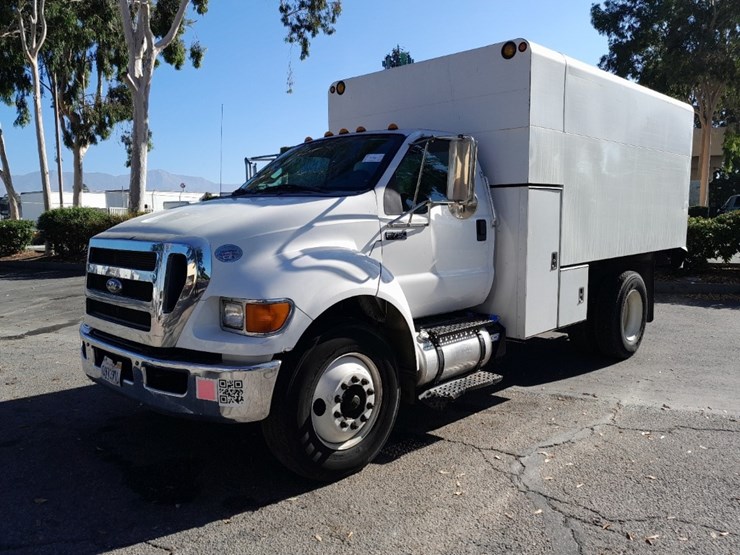 2015-ford-f750-image-2