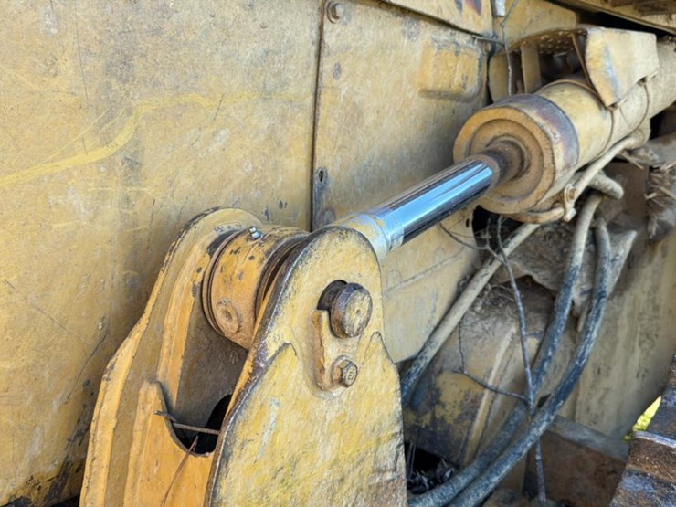 1989-caterpillar-d4h-image-41