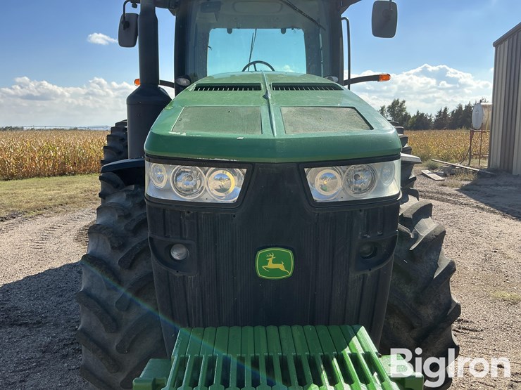 2011-john-deere-8235r-image-10