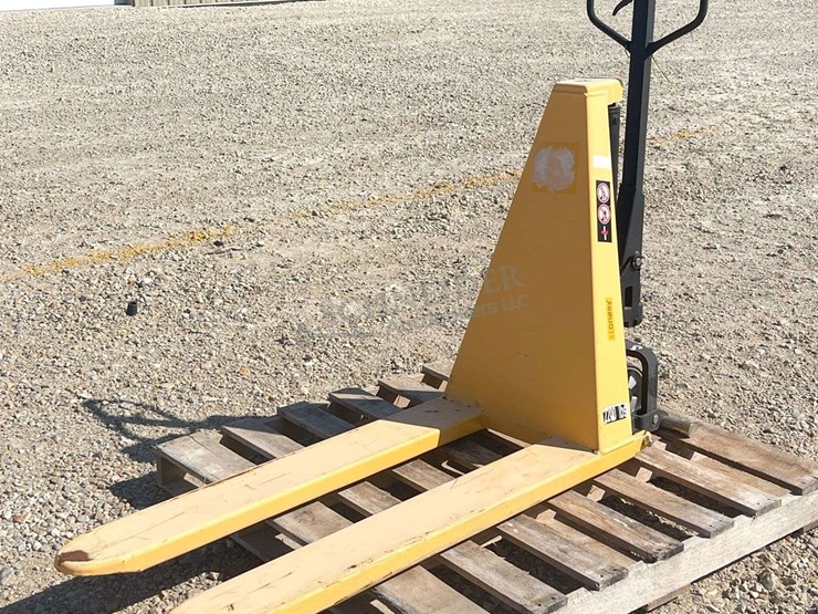 wesco-2,200-lb.-high-lift-pallet-jack-image-1